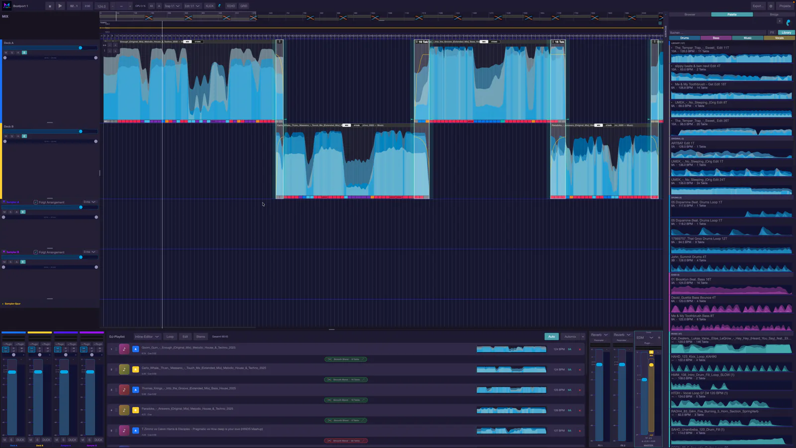 DJ-Mix-Modus in musaik: Kette aus Deck-Clips auf der magnetischen Timeline mit Übergangsfeldern und dem Playlist-Panel